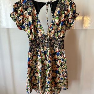 Floral open back short sleeve romper